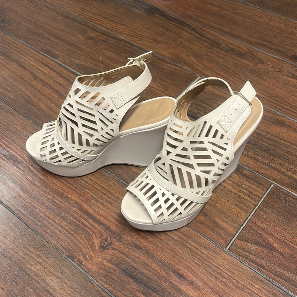 Worn once size 7.5